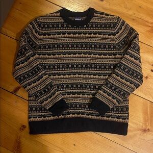 Patagonia Black and Tan Patterned Crewneck Sweater